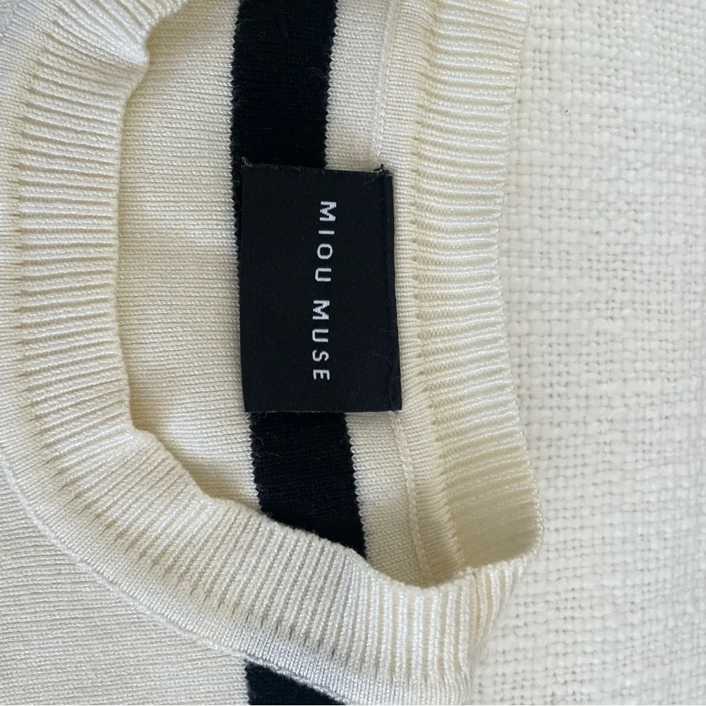 Black and cream striped lightweight crop sweater - Picture 2 of 3